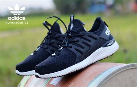 model sepatu adidas terbaru.